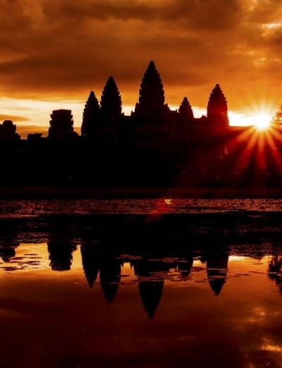 Alexander Bennett Cycling on the  tour with redspokes